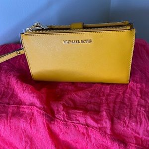 Michael kors wallet